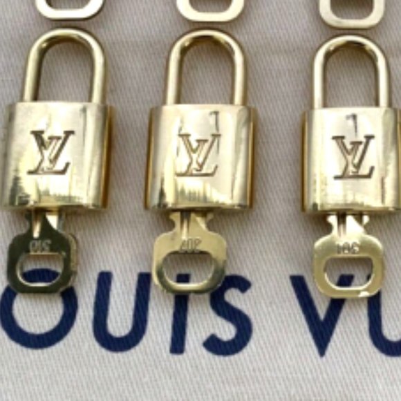 SALE! Louis Vuitton Lock & Key Gold Brass Authentic MINT - Picture 11 of 15